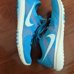 Women's Nike Flex Sneakers